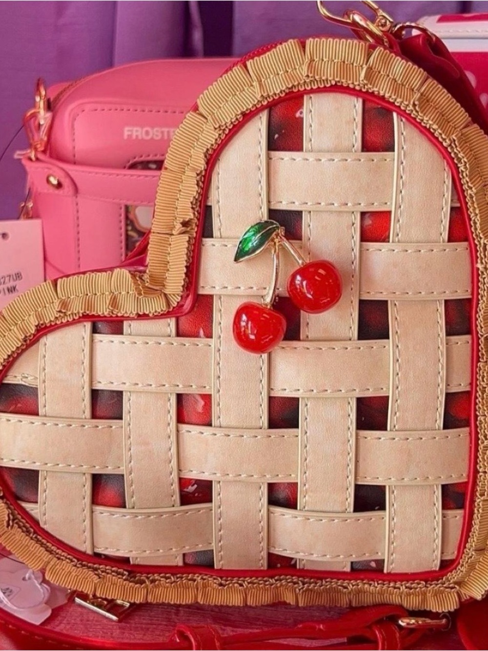 Heart-Shaped Woven Cherry Pie Crossbody Bag - Red & Cream